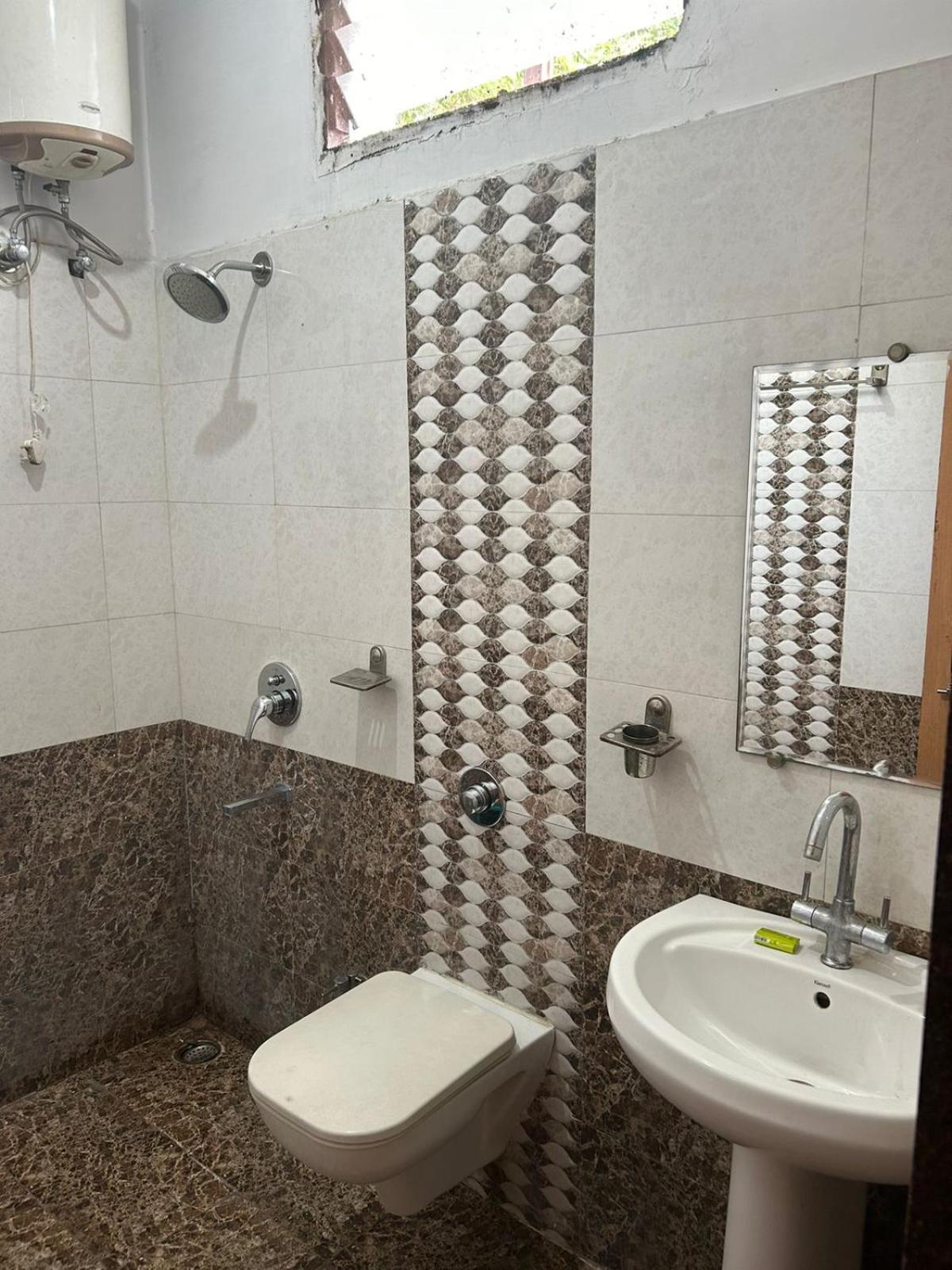 Hotel Tawa Plaza Itārsi Exteriér fotografie